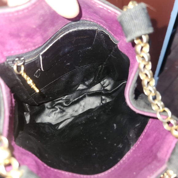 Gorgeous Ferragamo bag - Picture 11 of 16